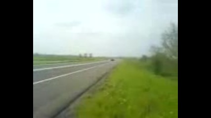 Катаджия се опитва да спре Ferrari 