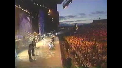 Britney Spears - (you Drive Me) Crazy (live on Summer Music Mania 1999) 