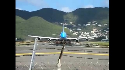 St. Maarten лудо излитане на боинг 747 
