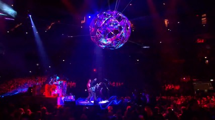 Coldplay - Charlie Brown (live at Brit Awards 2012)