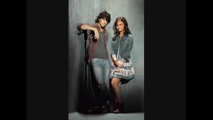 Demi Lovato and Joe Jonas-wouldn't Change a Thing