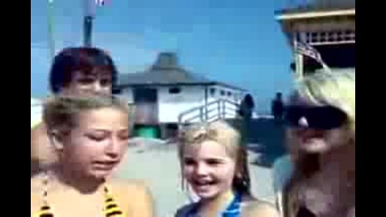 Clique Girlz - Bloging At Beach With Friends