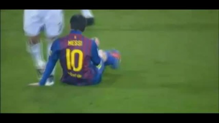 Pepe steps on Messi