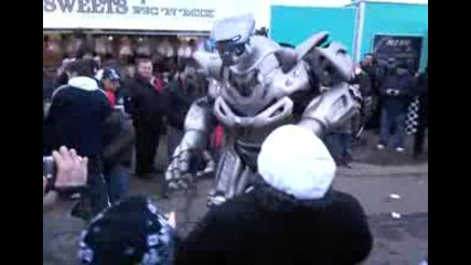 Эабележителен Робот