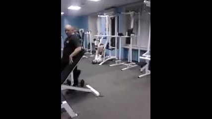 Опасна фитнес тренировка! (не е за изпускане)