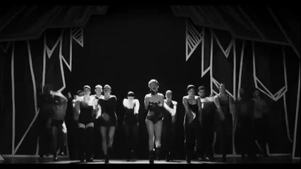 Lady Gaga - Applause (official)