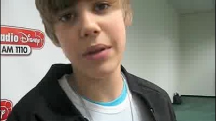 Justin Bieber говори за косата си ! 