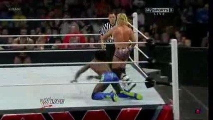 Raw 04/29/13 - Dolph Ziggler vs Kofi Kingston..
