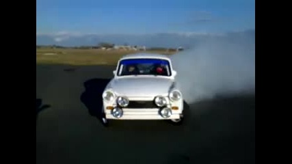 Трабант със Задно Дрифти и пили гуми !!! 