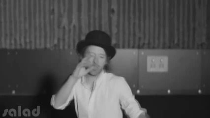 Thom Yorke Dances to Dubstep