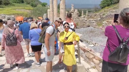 Ефес - открит урок по древна история! Улицата на кюретите