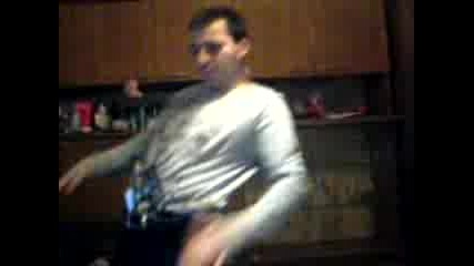 Митко Бомбата Танцува Пиян.3gp