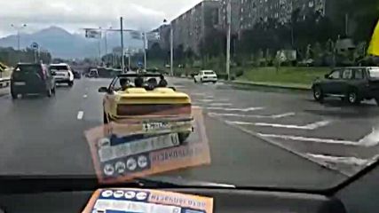 Руско решение, когато се повреди кабриолета при дъжд!