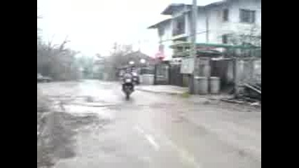 Кой Кара В Дъжда