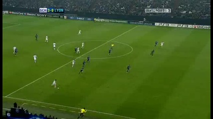 Schalke v Lyon Sky Highlights - football video 24.11.10 