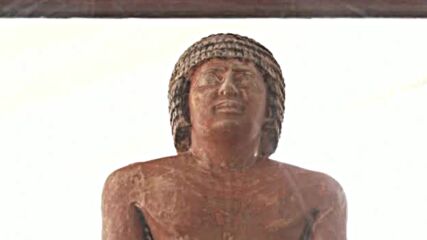Работилници за мумифициране и 4400-годишна гробница са открити край Кайро