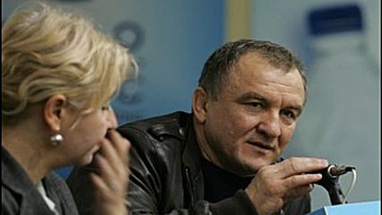 Симо Щерев честити ЧРД на Вальо Йорданов чрез Гонг