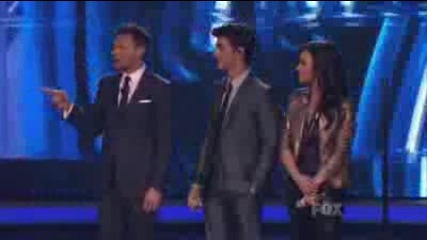 Joe Jonas & Demi Lovato performing Make a Wave on American Idol 