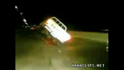 Toyota Се Движи На Две Гуми