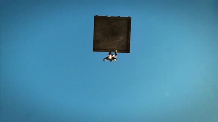 Скачане с парашут през предната врата [ H Q ]