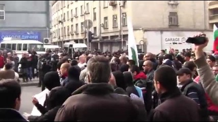 Протести в Пловдив против връщането на Куршум джамия на мюфтийството