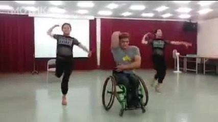 Инвалид сбъдва мечтата си да танцува