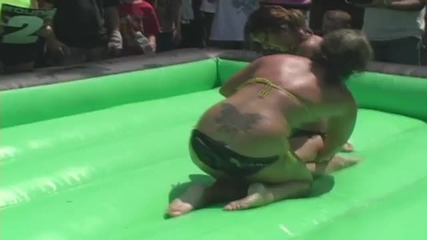 какво правят тия момичета бе хора Wrestling