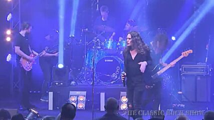 Ac/dc - Thunderstruck ( performed by The Classic Rock Show ).mp4