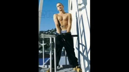 Eminem - The Real Slim Shady + малко снимки