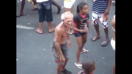 Дядо завладян от музиката