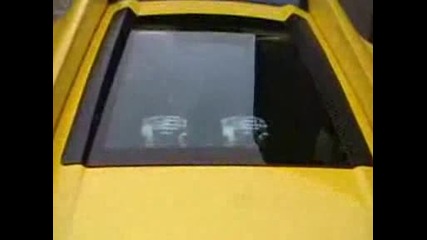 Страхотно Жълто Lamborghini