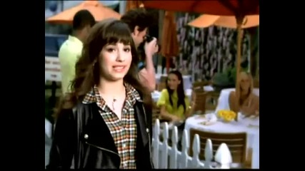 A. Tisdale, D. Lovato, M. Cyrus - Aлармата xd 