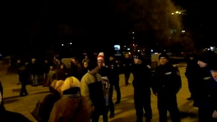 Протестиращите блокираха бул. Евлоги Георгиев 28.2.2013