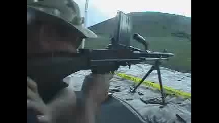 Хора си правят кефа с Оръжие !
