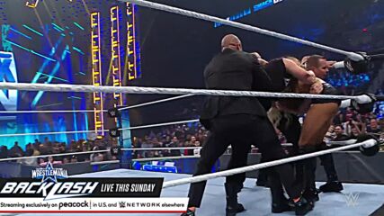 Charlotte Flair brawls with Ronda Rousey: SmackDown, May 6, 2022