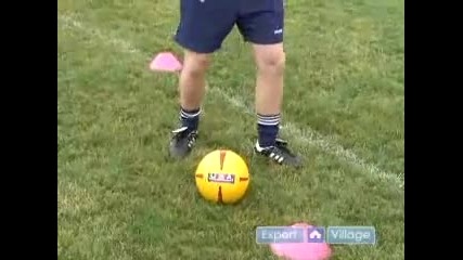Youtube - How to Dribble a Soccer Ball How to Do a Roll & Cut Move in Soccer 