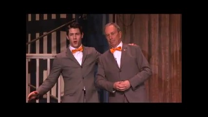 Mayor Bloomberg performs in 2012 Inner Circle How To Succed