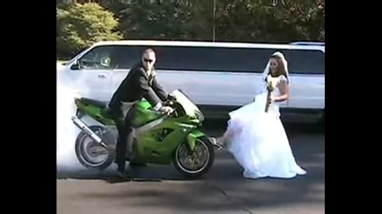 Само за снимка! Буквално..