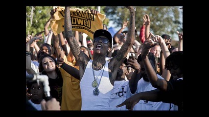 *new 2011* Wiz Khalifa Ft. Jullz & K-beatz And Juicy J - Black And Yellow (remix)