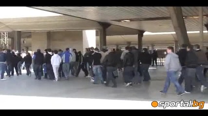 Левски на път за Пеуник 