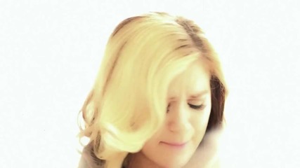 Kelly Clarkson - Wrapped in Red