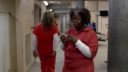 Orange is the new black s02e01