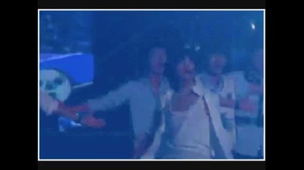 Jonghyun Falling on Stage ~ Taemin Ripping his shirt