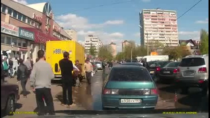 Уличен бой в Русия с неочакван обрат