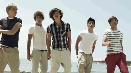 Текст и превод - One Direction - What Makes You Beautiful [ Official Music Video ]