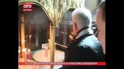 3.3.2015 Руската слуга Волен Сидеров запали свещ в памет на Руския Окупатор в България