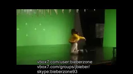 justin Bieber и Сими танцуват зад кулисите в Somebody To love 