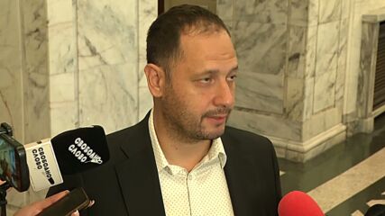 Без кворум: Провали се извънредното заседание на парламента заради помилването на Огнян Атанасов