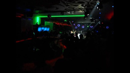 Заслужава си ! Dance Club Blue Magic гр.търговище избухванеее []