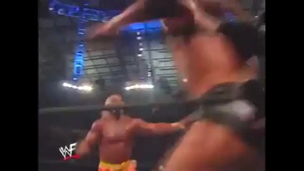 Hulk Hogan - Corner Clothesline